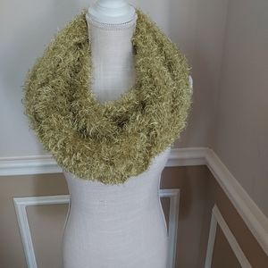 GREEN INFINITY MULTIFUNTIONAL FURRY LITE WEIGHT SCARF/WRAP FOR WOMEN